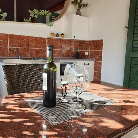 Dijana Apartman Podgora